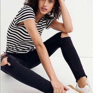 9" Mid-Rise Skinny Jeans in Black Sea